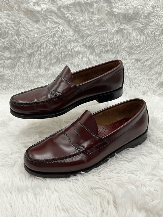 G.H. Bass & Co. Other - G.H. Bass Weejuns Loafers Size 10D Burgundy Leather Penny Loafers